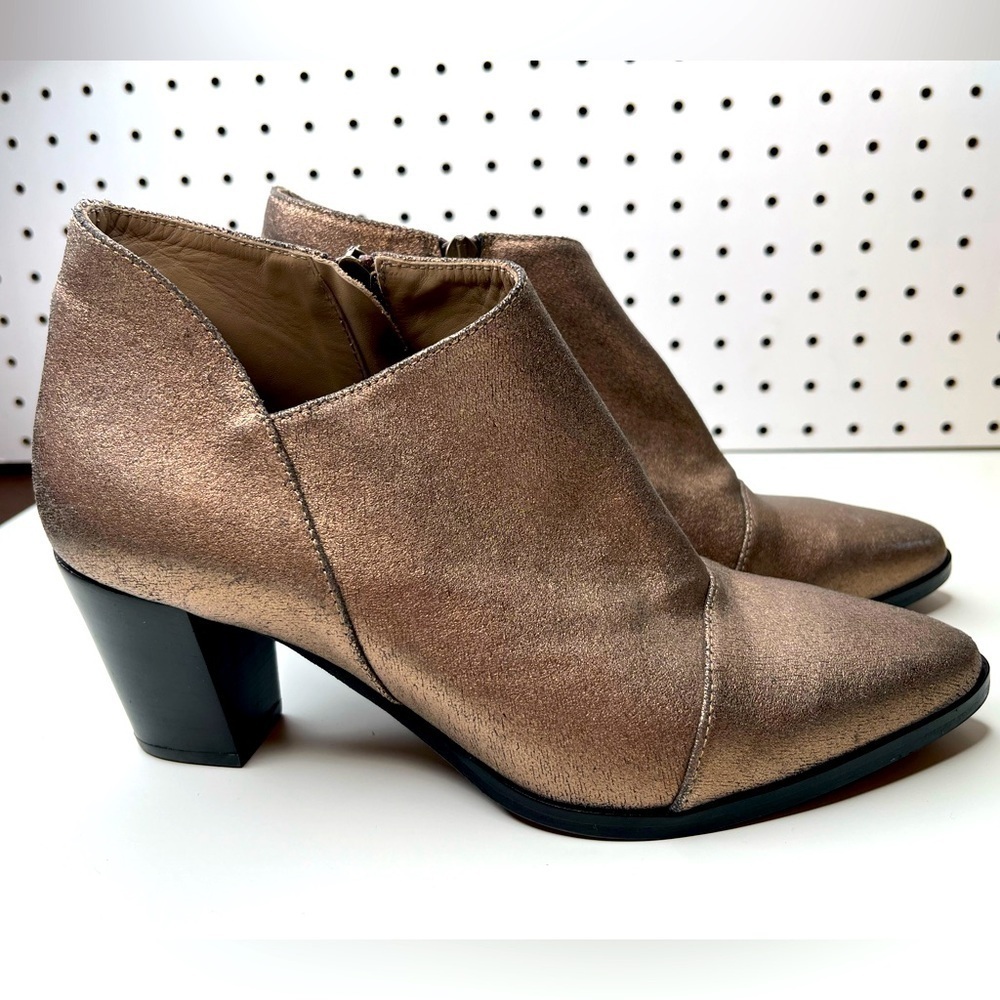 Italeau Marisa Booties EU 39 US 8.5 Gold Leather Waterproof Block Heel Metallic